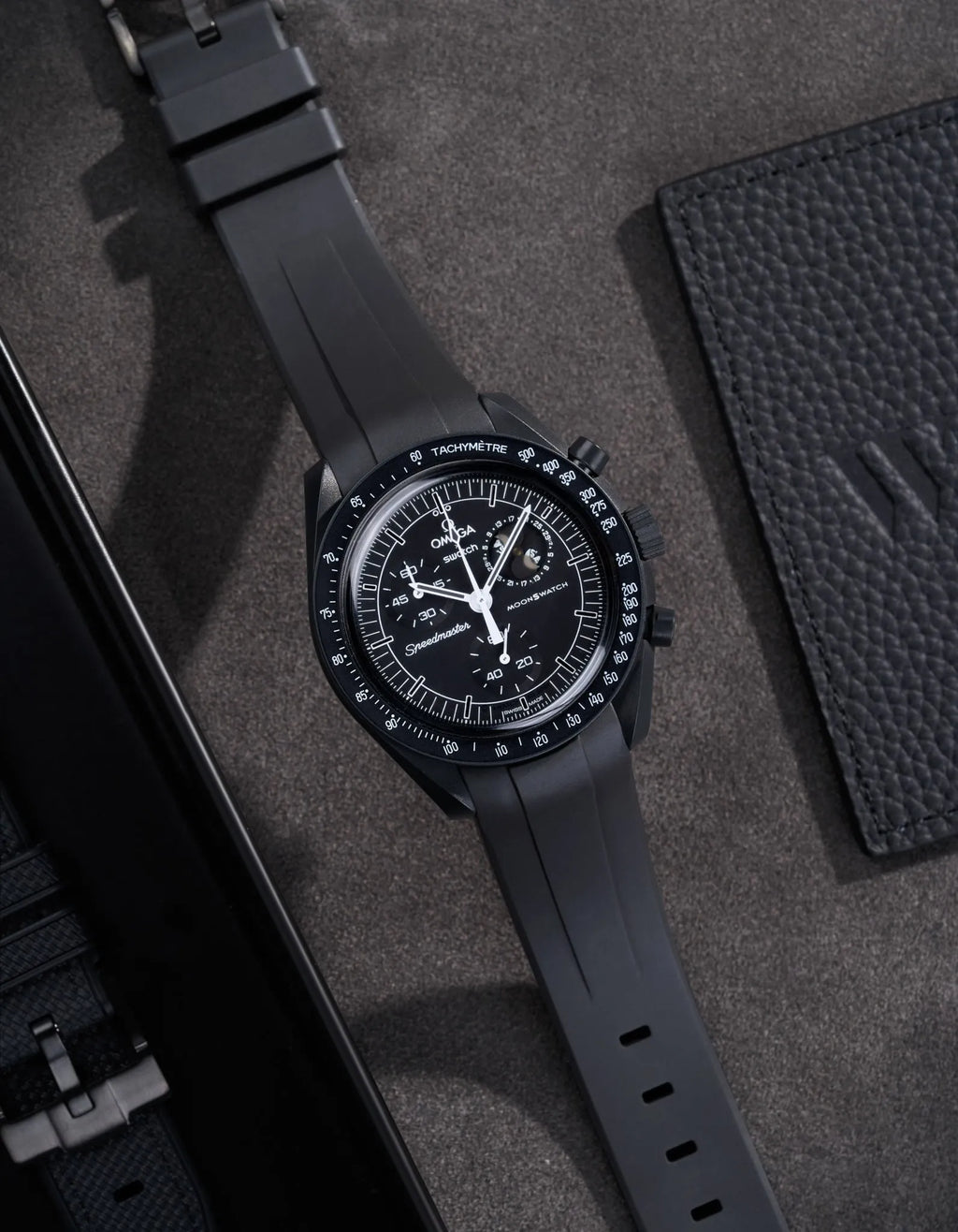 Curved Rubber Strap - Black - OM Luxury